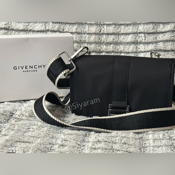 Givenchy crossbody bag - Picture 2 of 10